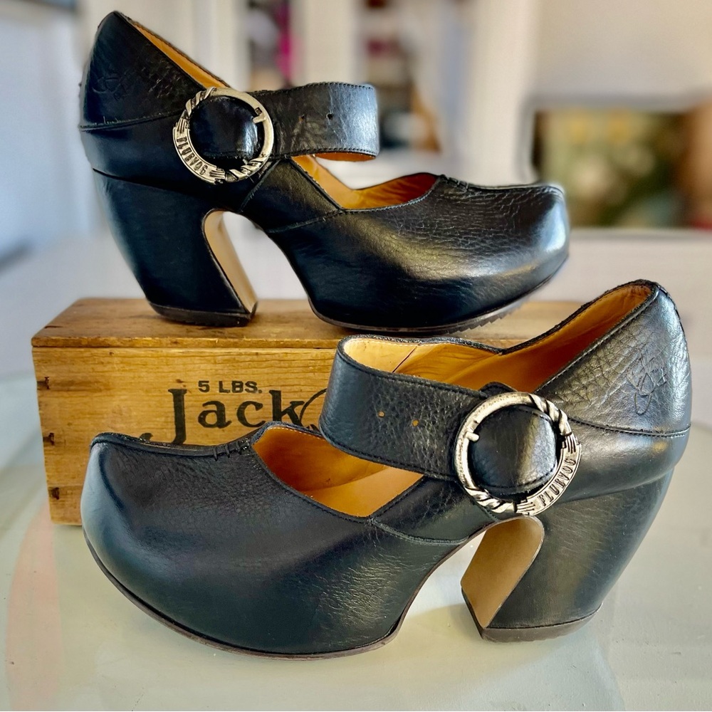 Fluevog Leader shoes in almost new condition.